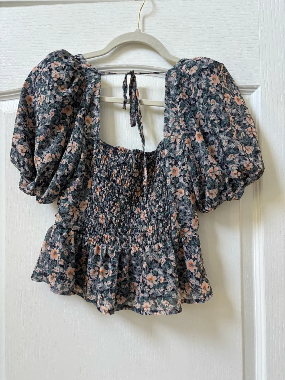Astr Floral Puff-Sleeve Peplum Top - Black with Peach Flowers